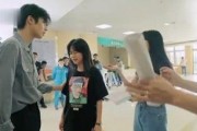 小义娱乐吃瓜,揭秘娱乐圈最新吃瓜事件，带你领略明星幕后故事
